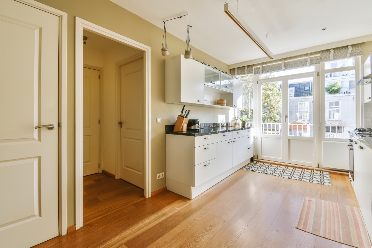 Kitchen Remodeling in Northridge 1 luxurious kitchen area with parquet flooring